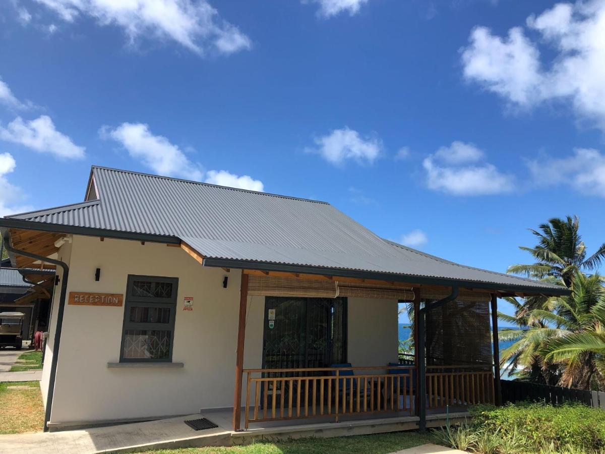 Paradise Chalets Yoga & Wellness Takamaka Exterior photo